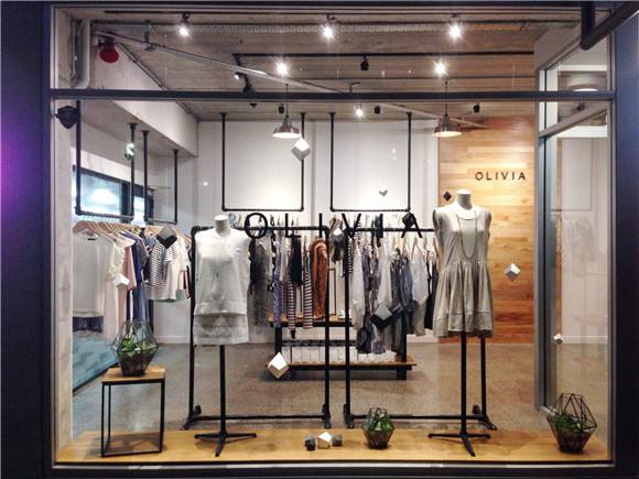 長(cháng)沙服裝店裝修中服裝展柜如何陳列吸引客戶(hù)？