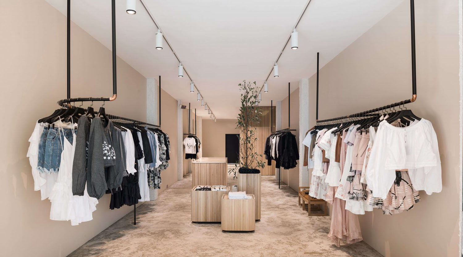 長(cháng)沙服裝店裝修中五個(gè)必要的條件！
