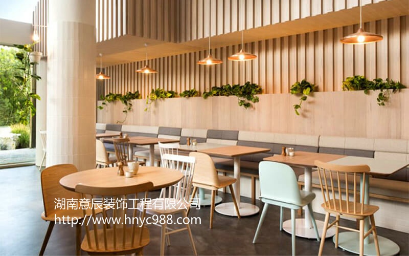 長(cháng)沙餐廳裝修設計