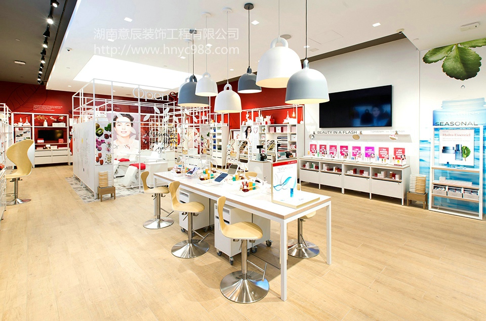 長(cháng)沙化妝品店裝修設計