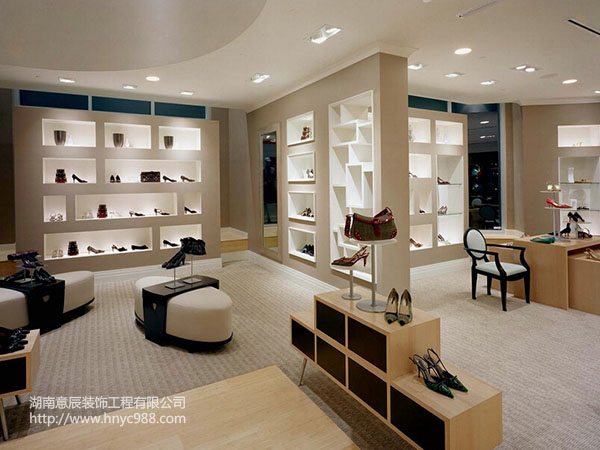 在長(cháng)沙鞋店這樣裝修設計，顧客更喜歡！