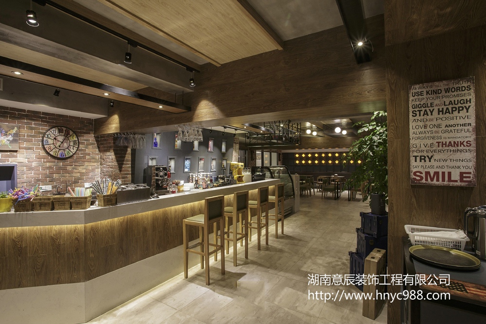 長(cháng)沙店鋪裝修