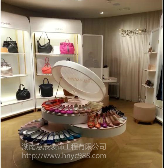 鞋店中島展桌設計