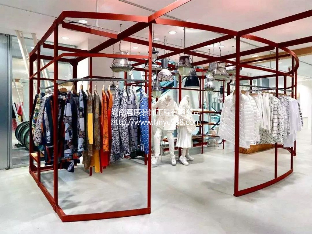 服裝店鋪裝修設計，氛圍營(yíng)造至關(guān)重要！