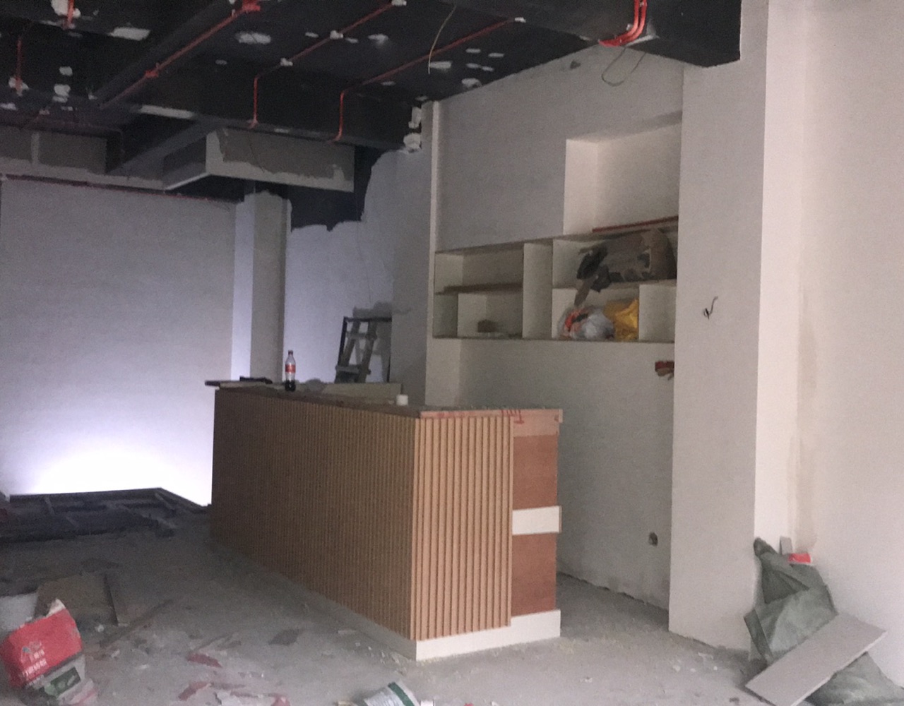 清平宋書(shū)吧主題奶茶店鋪裝修施工進(jìn)行中