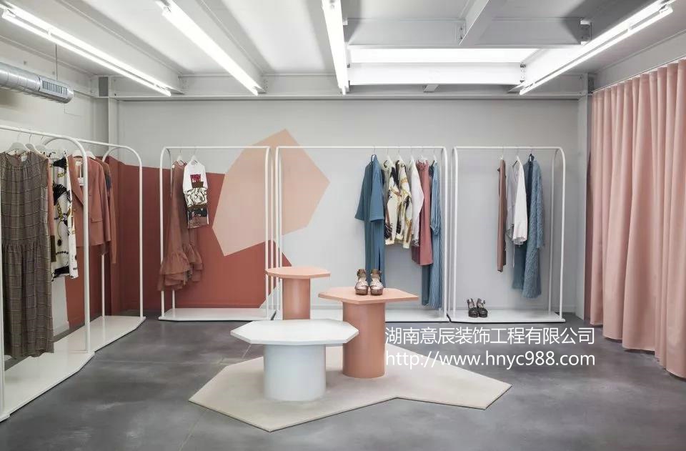 30平米服裝店面如何裝修讓小空間也有大作為！
