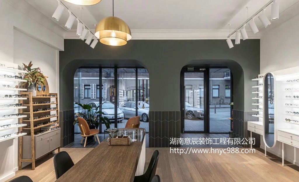 長(cháng)沙眼鏡店如何裝修設計展現店鋪魅力？