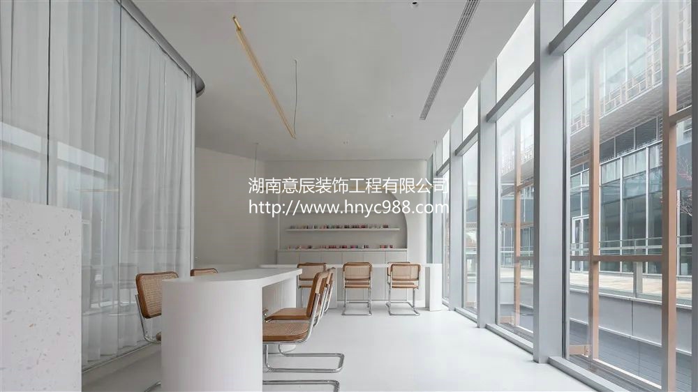 長(cháng)沙美甲店裝修