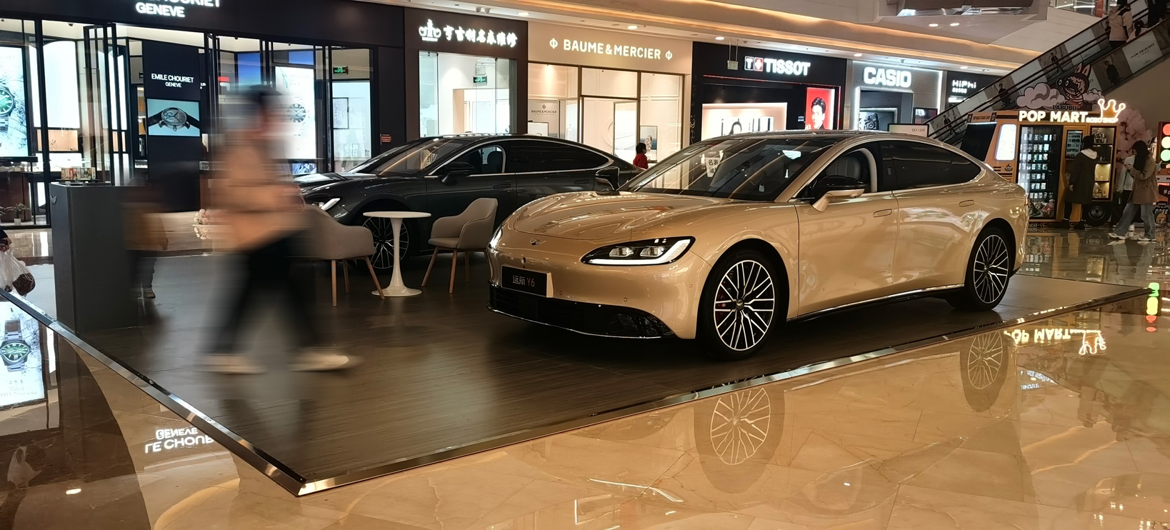 商場(chǎng)汽車(chē)展廳裝修
