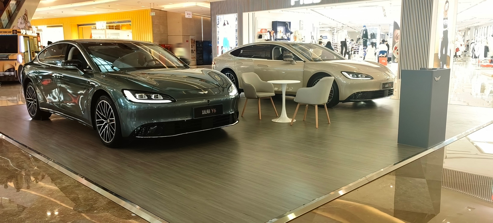 商場(chǎng)展廳裝修