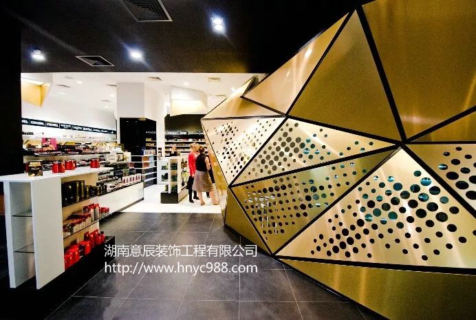 長(cháng)沙彩妝店裝修